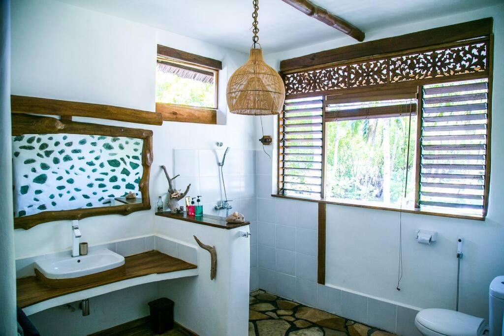 Beach-Front Sumbawa Surf House Lemonga Bagian luar foto