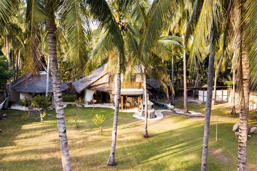Beach-Front Sumbawa Surf House Lemonga Bagian luar foto