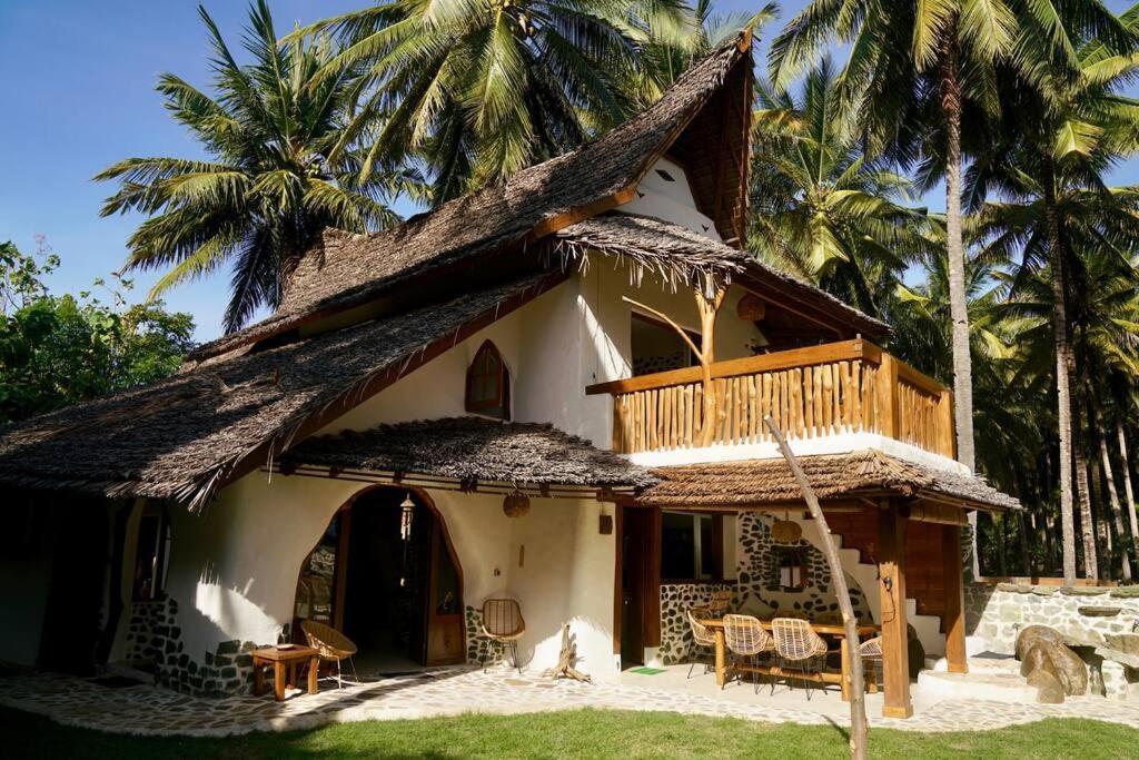 Beach-Front Sumbawa Surf House Lemonga Bagian luar foto