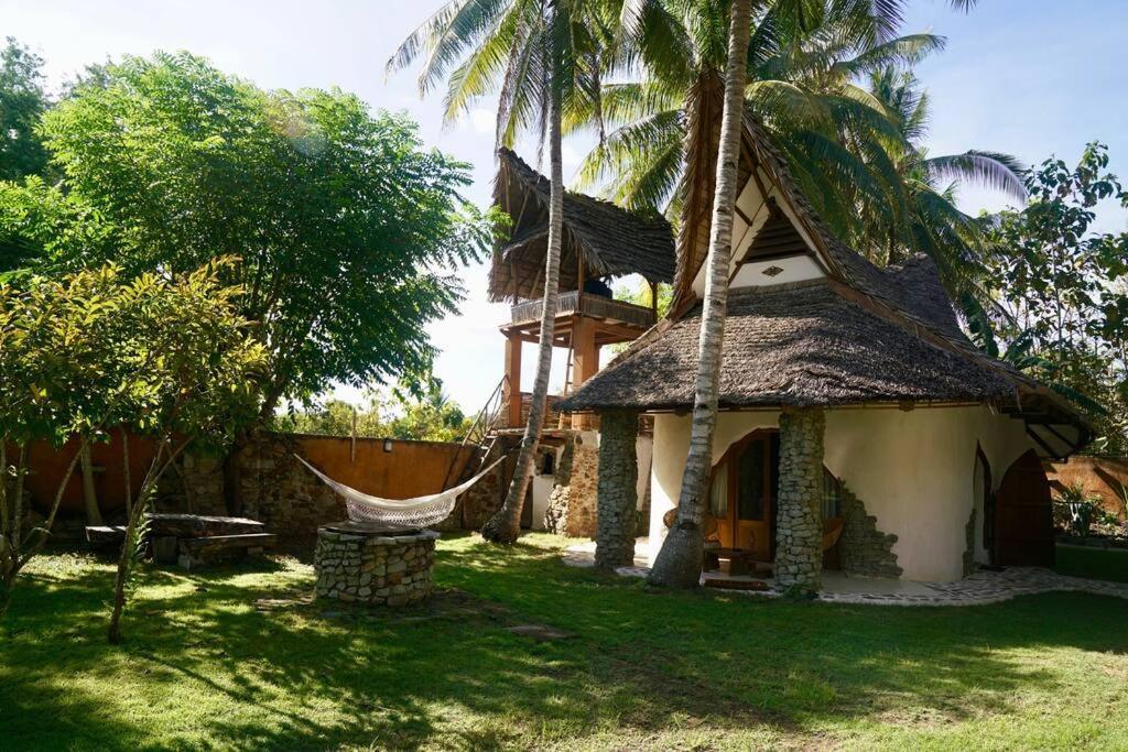 Beach-Front Sumbawa Surf House Lemonga Bagian luar foto