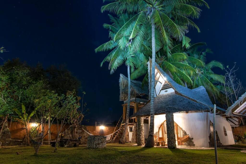 Beach-Front Sumbawa Surf House Lemonga Bagian luar foto