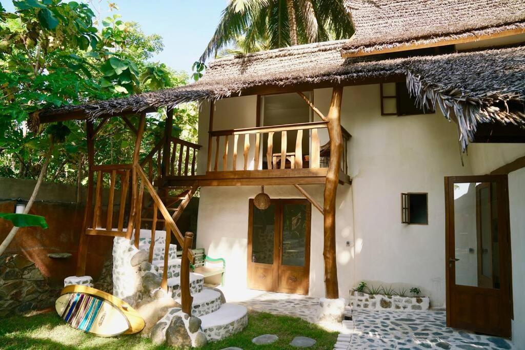 Beach-Front Sumbawa Surf House Lemonga Bagian luar foto