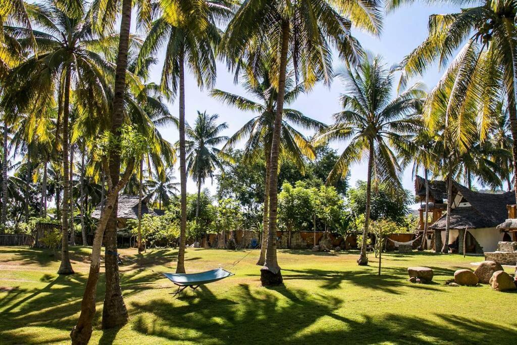 Beach-Front Sumbawa Surf House Lemonga Bagian luar foto